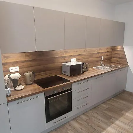 アパート Laura & Private Parking