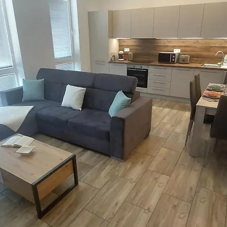 アパート Laura & Private Parking