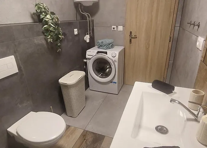 Laura & Private Parking * Šamorín