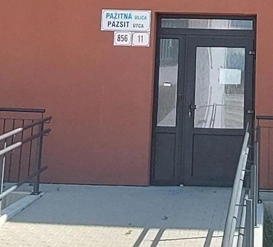 Laura & Private Parking Šamorín